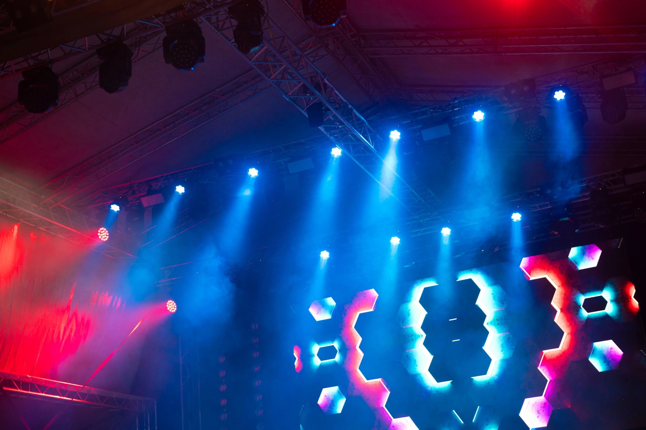 Music festival with electronic stage lighting
